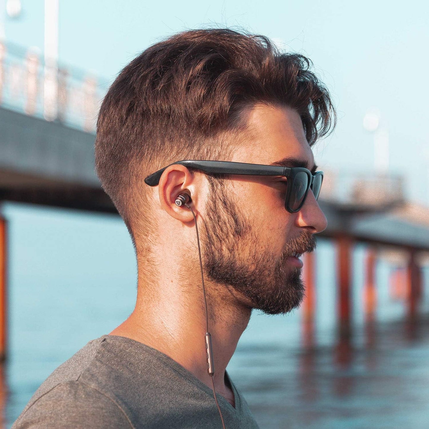 LUDOS Clamor Wired Earbuds in-Ear Headphones, 5 Years Warranty, Earphones with Microphone, Noise Isolating Ear Buds, Memory Foam for iPhone, Samsung
