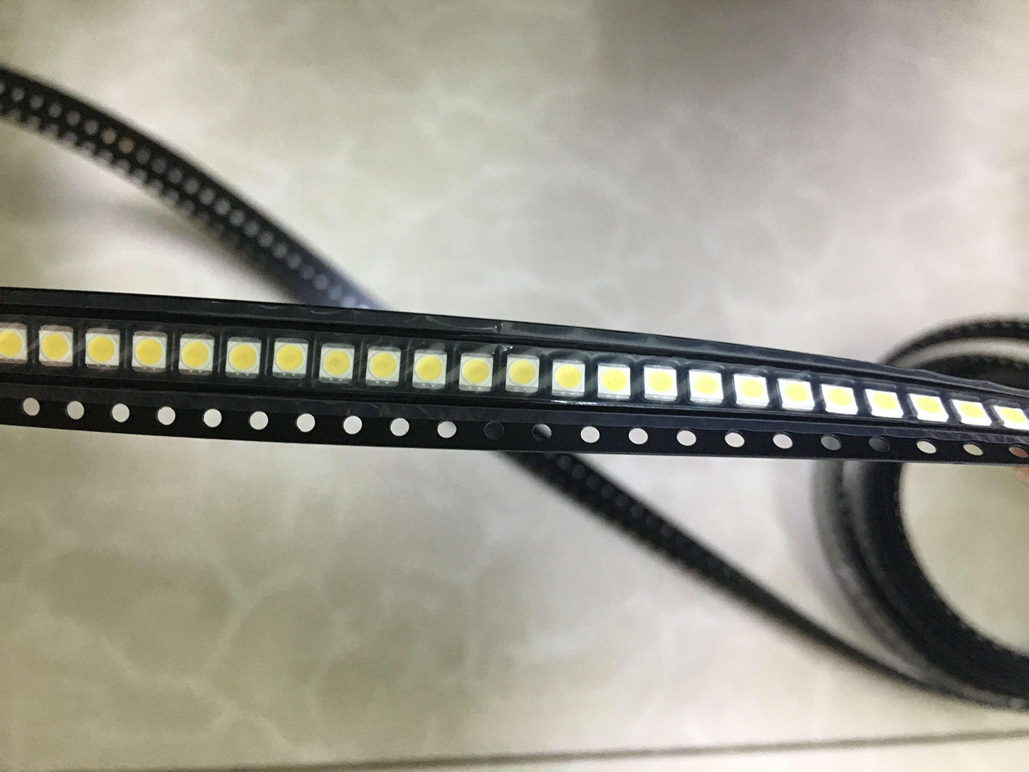 Taidacent 100pcs lot LATWT470RELZK 3528 led Backlight LCD TV Backlight Beads