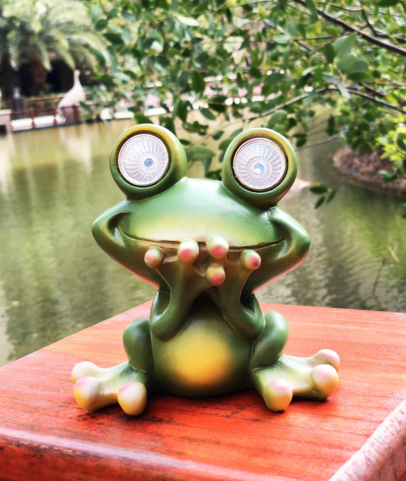 TIBLEN Solar Powered Frog Outdoor LED Garden Light Decor (Speak - NO)