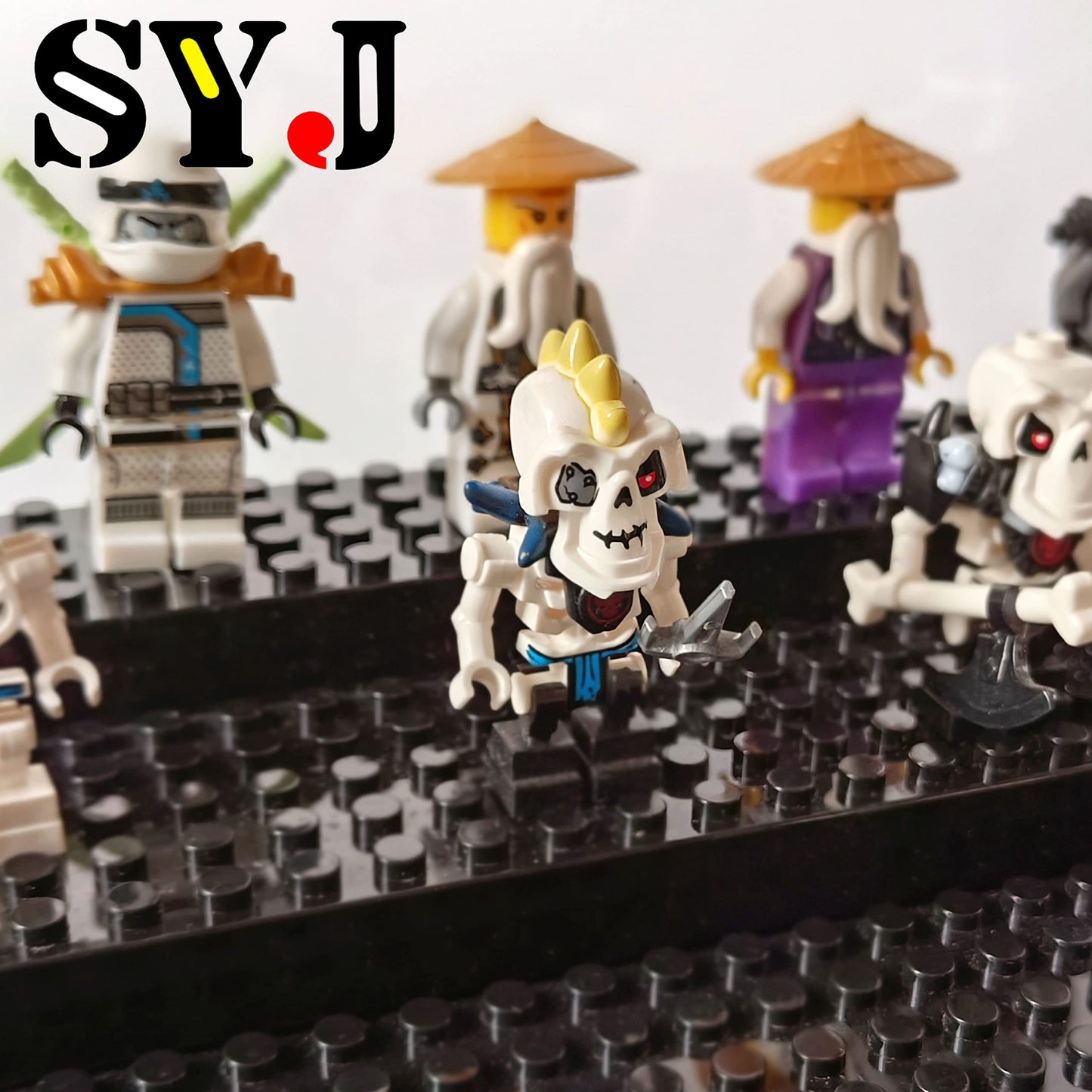 Acrylic Display Case for Figures – Dustproof Clear Box with Building Base, Brick Storage & Action Figure Showcase (Black)