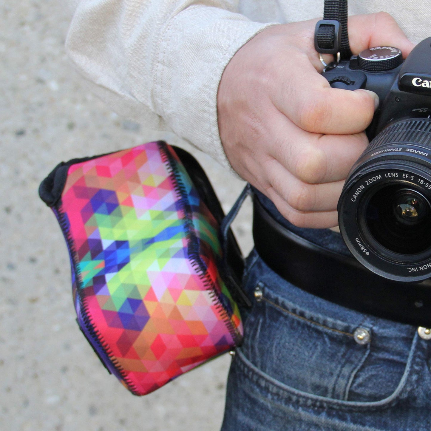 USA Gear Camera Sleeve (Medium) for Compact SLRs Compatible with Canon EOS R100 Nikon Z30 Sony ZV-E10, and more - Padded Neoprene DSLR Case