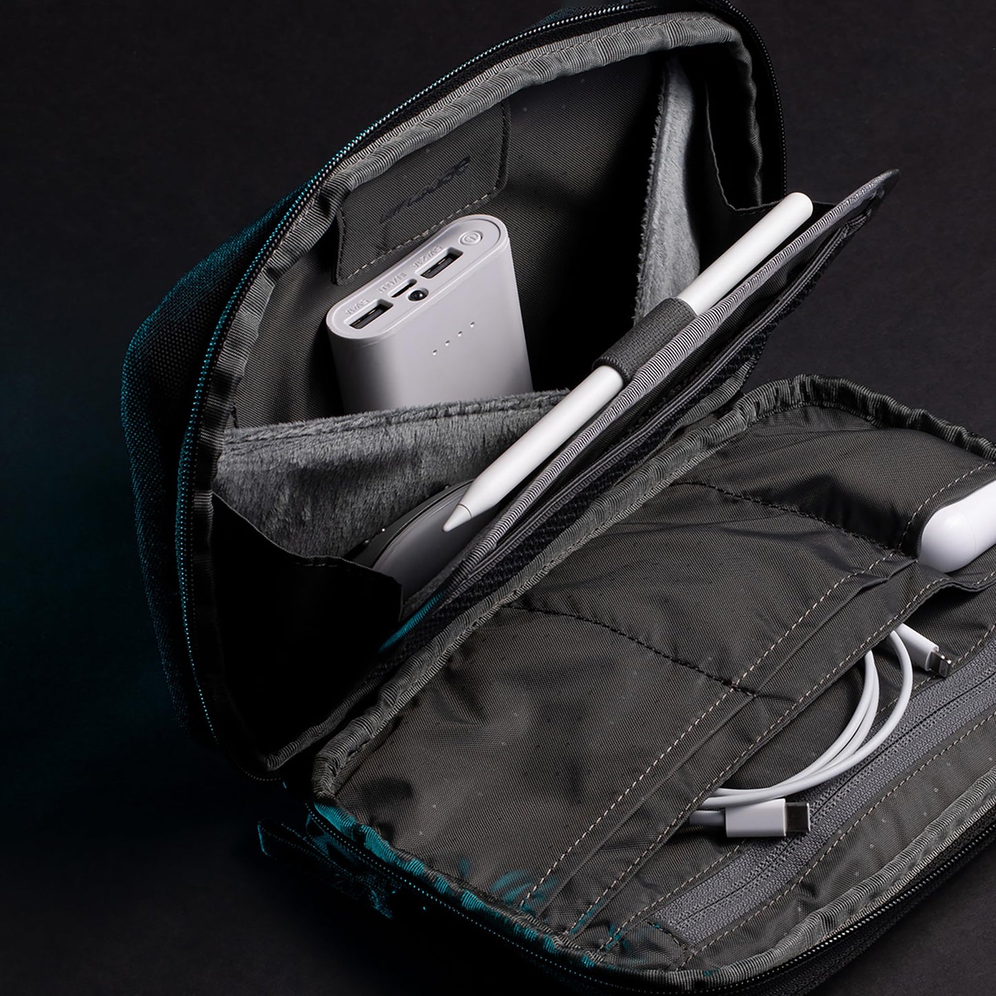 Incase A.R.C Accessory Organizer - Electronic Organizer Travel Case + Cord Storage - Efficient Cable Management - Compact & Durable Electronics