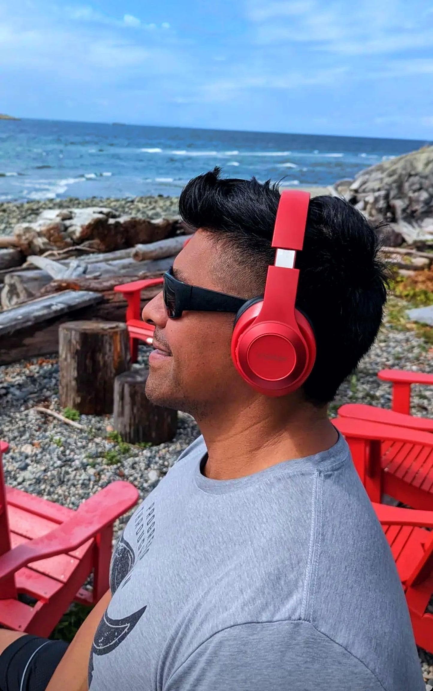 Vizliter Bluetooth Headphones, TWS Deep Bass Wireless Over-Ear Headset 5.3 with Built-in Mic LED Lights, Noise Cancelling Audio Earphones (Red Black)