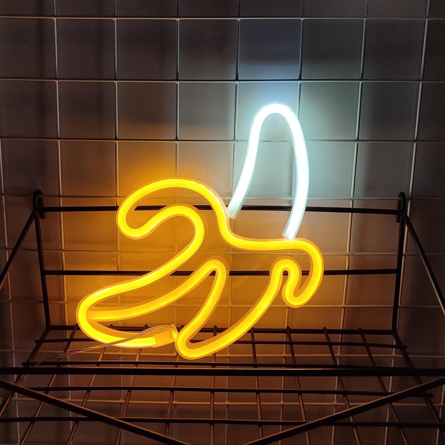 JYWJ Neon Light,USB or 3-AA Battery Powered Neon Signs,LED Desktop Wall Decoration,Various Parties,Decoration Of Business Premises(Banana)