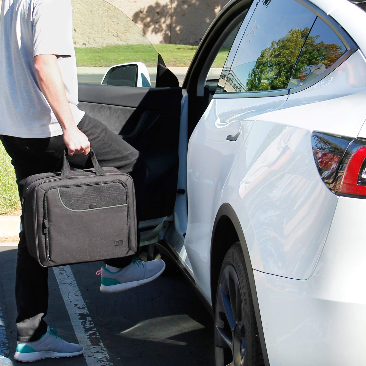 USA Gear PS5 Carrying Case - Travel Bag Compatible with PlayStation 5, PS5 Slim with Adjustable Interior - Shoulder Travel Case for Dualsense