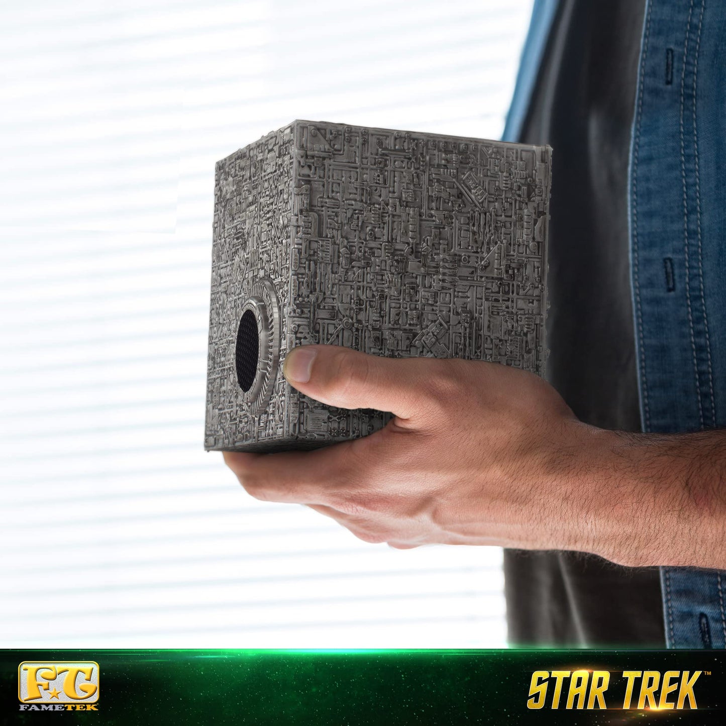 Star Trek Borg Cube Bluetooth Speaker with Green Illumination, Sound Effects & Borg Quotes - Memorabilia, Gifts, Gadgets, Collectibles for Star Trek