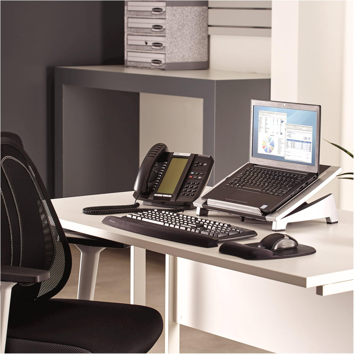 Fellowes 8032001 Laptop Riser - Office Suites, medium