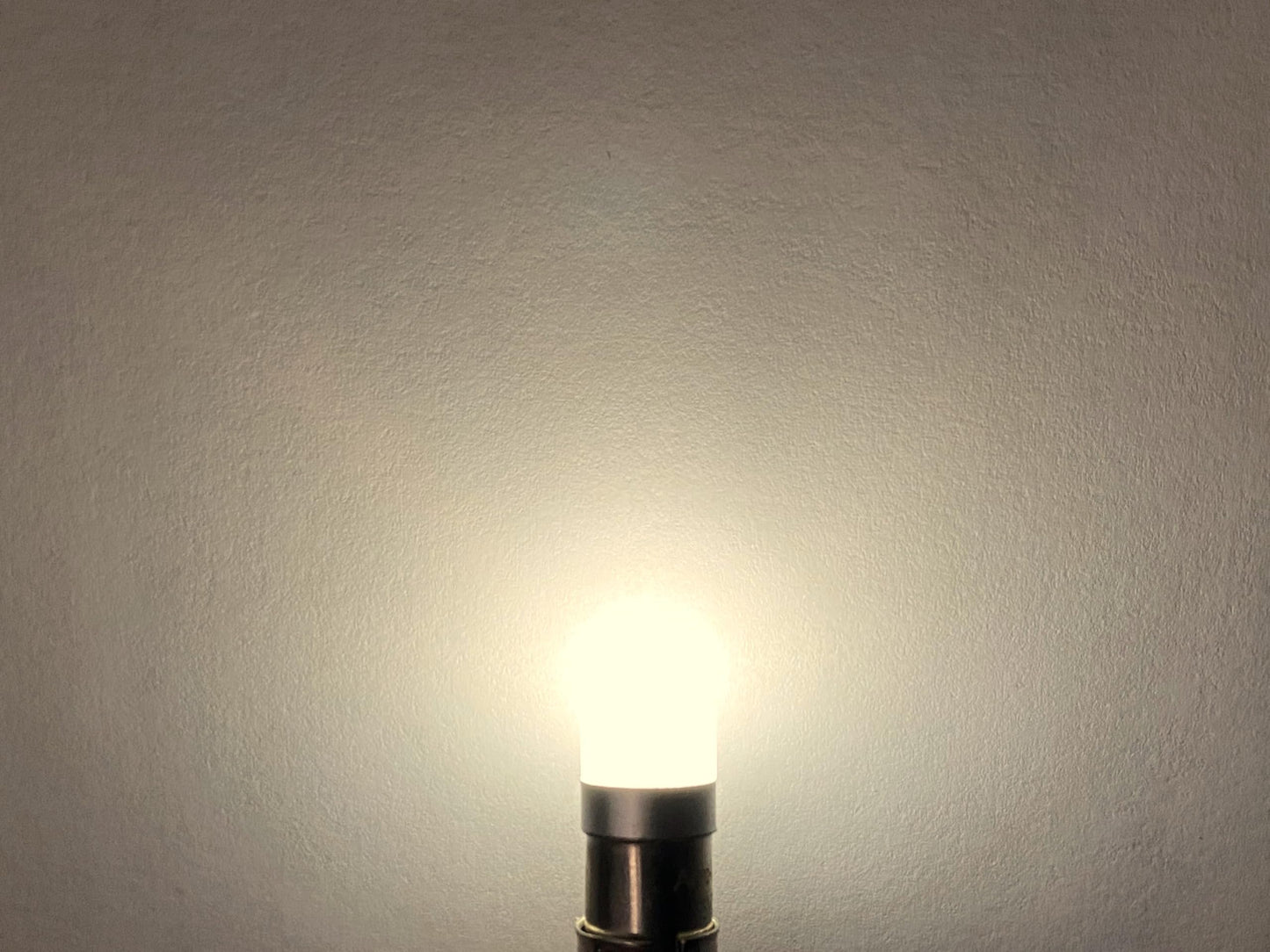 #1813, 1816 Miniature Bayonet LED Replacement | 12/14-Volt | Ba9s Base | Bulb Shape: T10 and T3 1/4 | Replaces Bulb Numbers: 1813 1815 1816 1893 1898