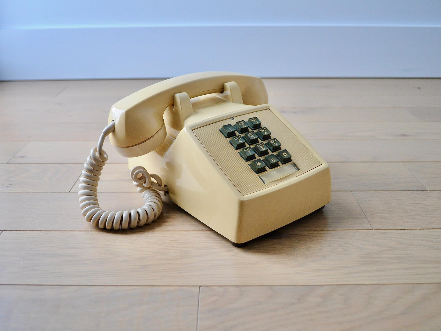 Single Line Classic 2500 Analog Desk Phone with Volume Control, Works on PBX, Handset and Line Cord, 2 Ports, Beige/Ash
