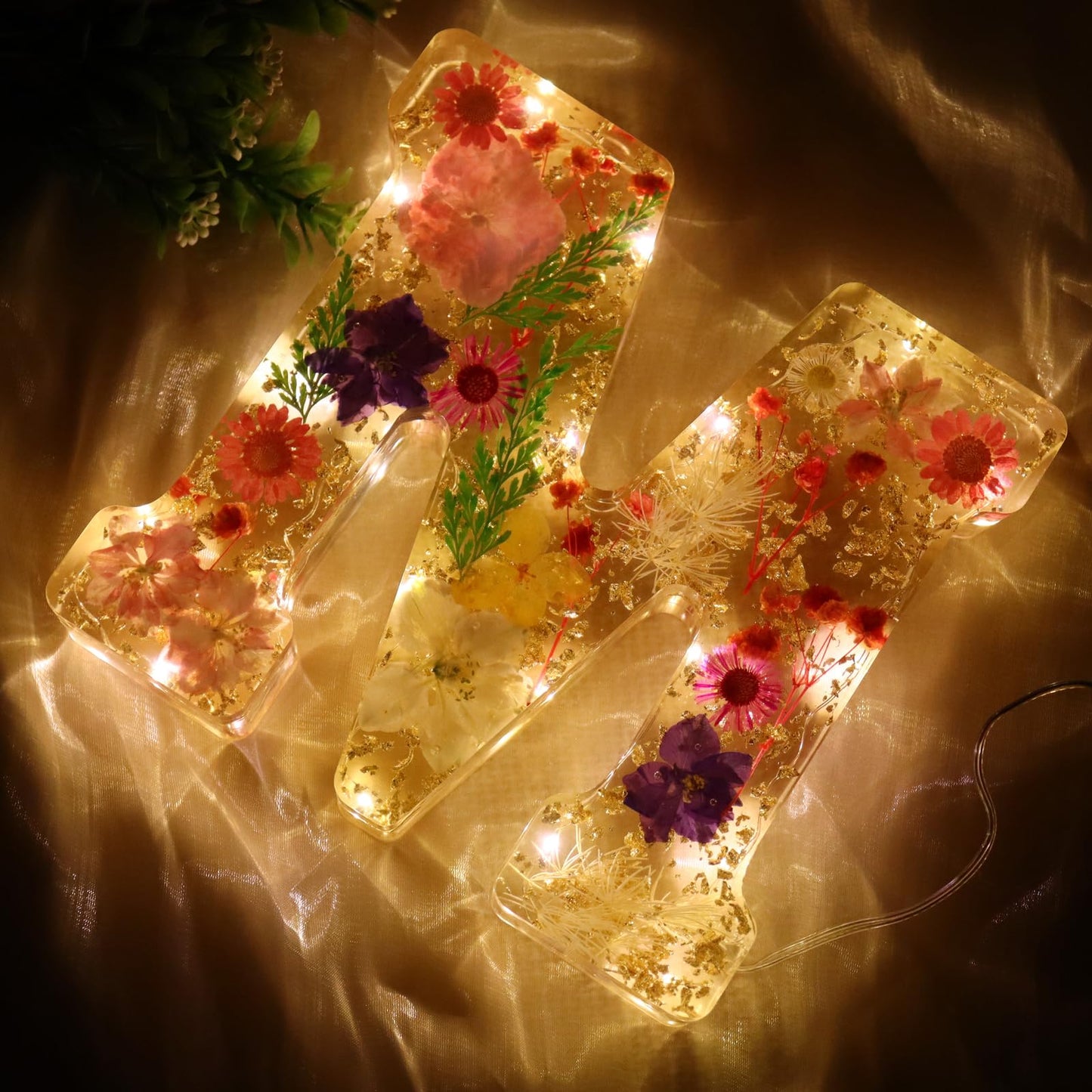 Sleeping Piggy Handmade Large Dried Floral Resin Night Light Letter with LED Lights for Women Girls Christmas Birthday Wedding Gifts (Letter M)