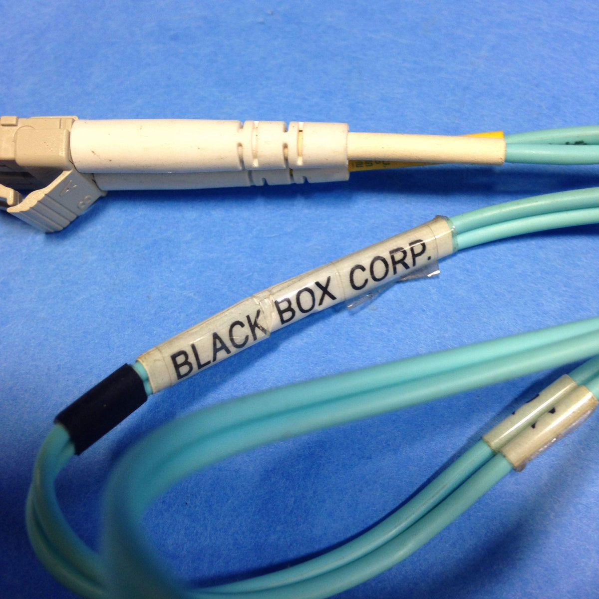 Black Box OM3 MM FO PC OFNR PVC, LC-LC, AQ, 1M