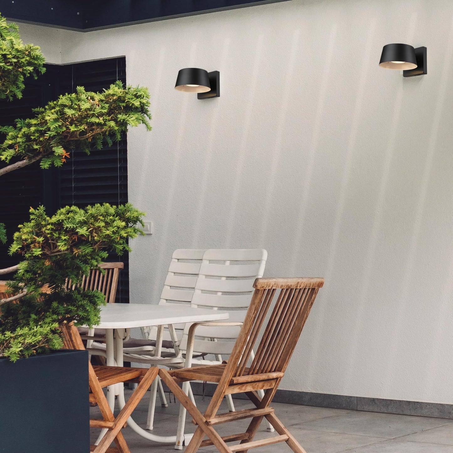 Globe Electric 44782 LED Integrated Outdoor Wall Sconce, Matte Black, 8W, 650 Lumens, 2700 Kelvin, Back Porch Lights, Front Patio, Garage Fixture