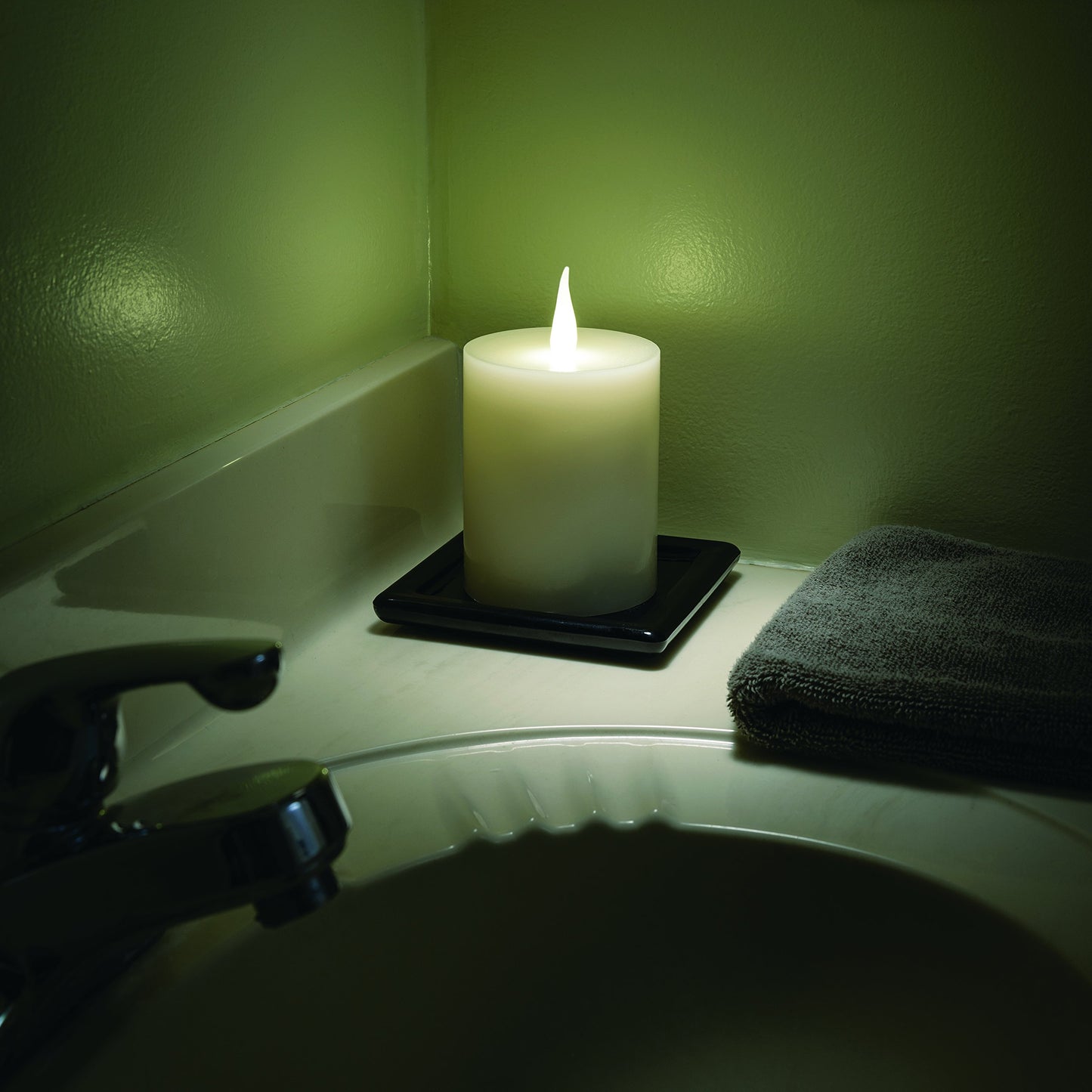 Xodus Innovations WC1684 4 inch Flameless Battery Operated LED Wax Pillar Candle with Automatic Timer and Warm White 3D Flickering Flame, Ivory