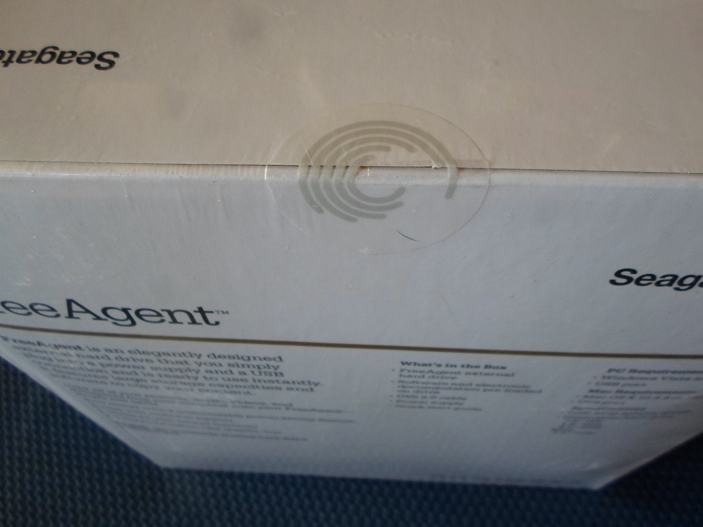 Seagate FreeAgent 500 GB 3.5-Inch USB 2.0 Hard Drive ST305004FDA1E1-RK