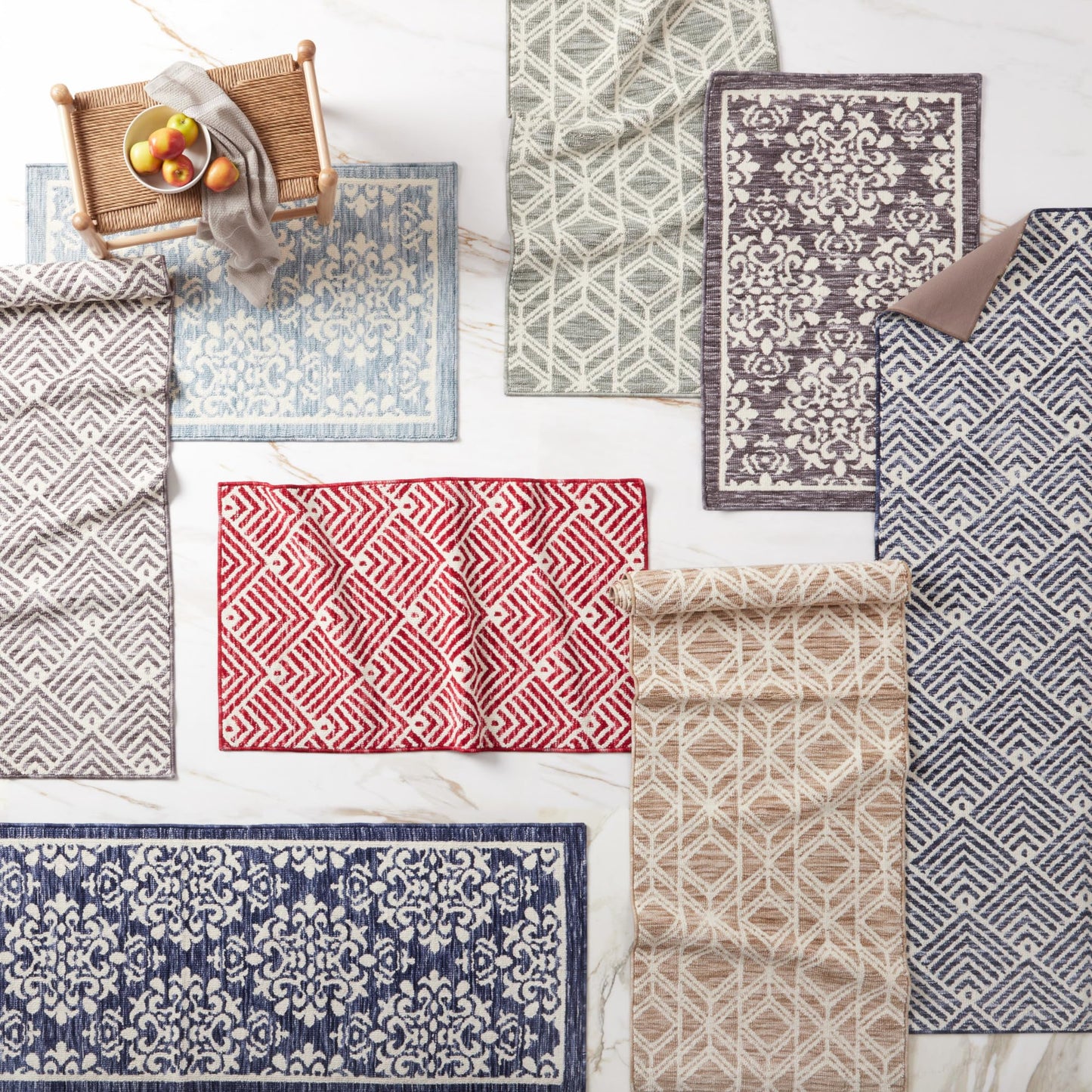 TOWN & COUNTRY EVERYDAY Walker Damask Medallion Everwash™ Washable Multi-Use Decorative Rug, Tufted Kitchen Rug, Low-Profile Door Mat, Bath Rug…