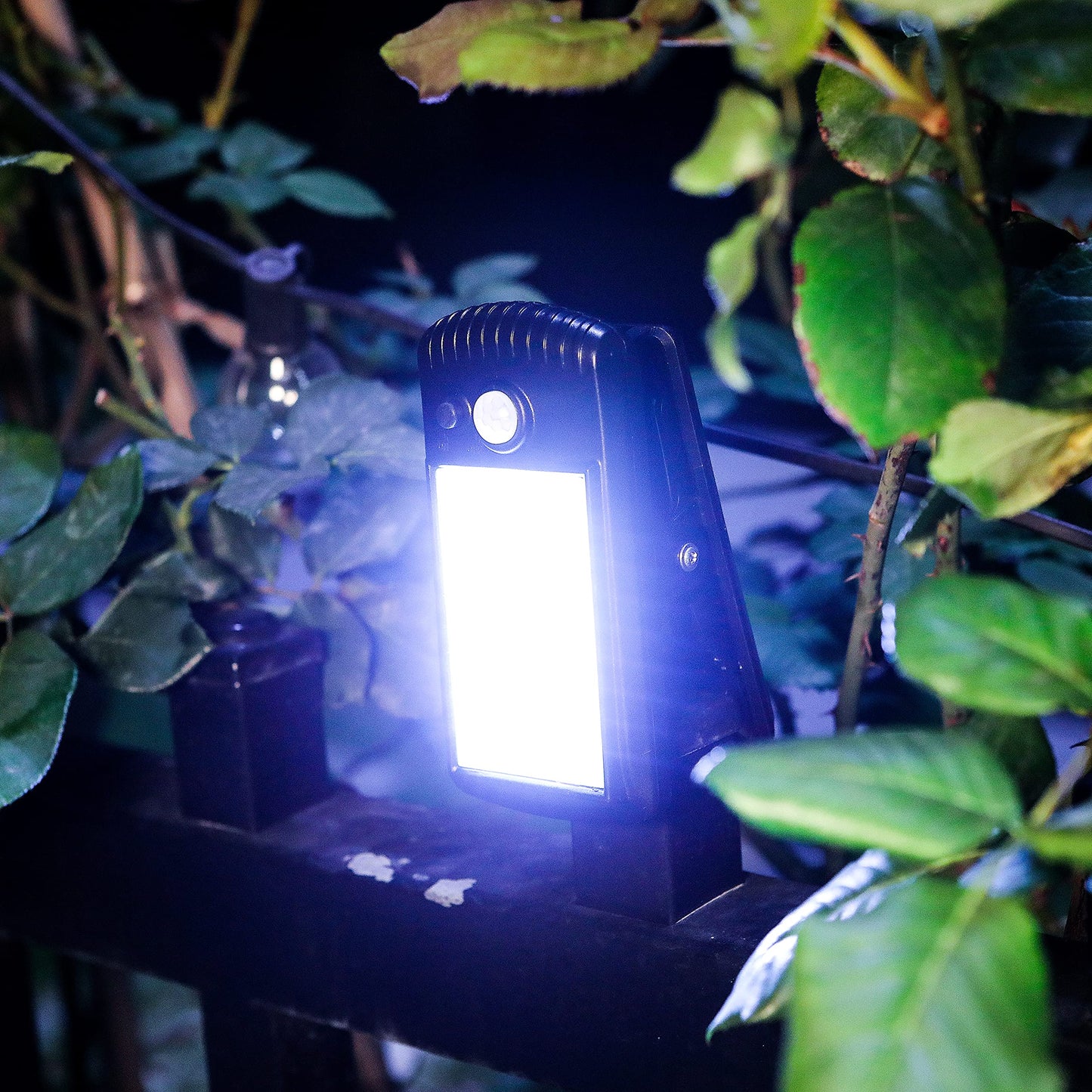 Morestar 4 Pack Solar Motion Sensor Security Clip Lights, Outdoor Waterproof Solar Fence Lights with 40 LED & 2 Modes, Portable Emergency Lighting