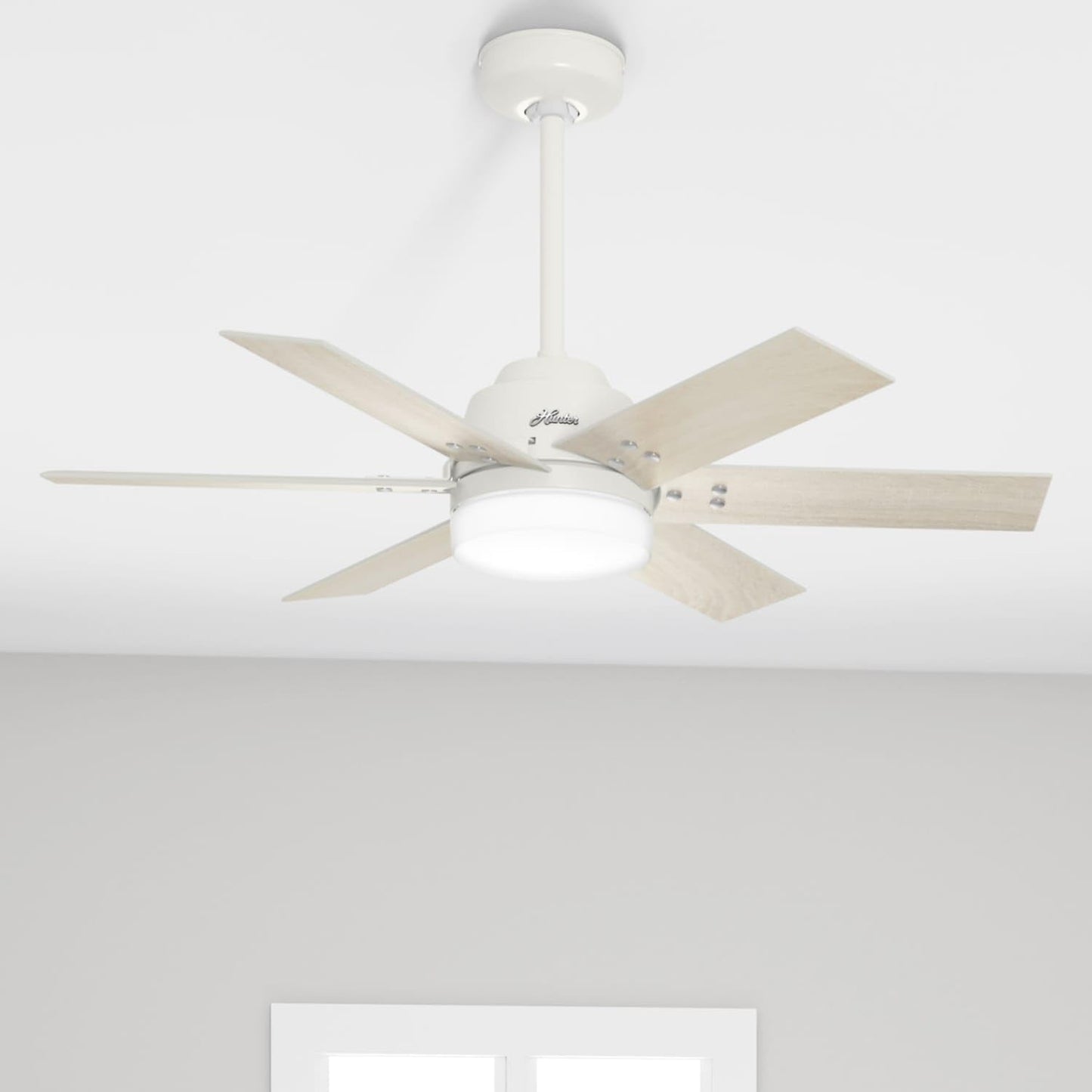 Hunter Fan 44 inch Transitional Fresh White Finish indoor Ceiling Fan with Light Kit and Remote Control (Renewed)