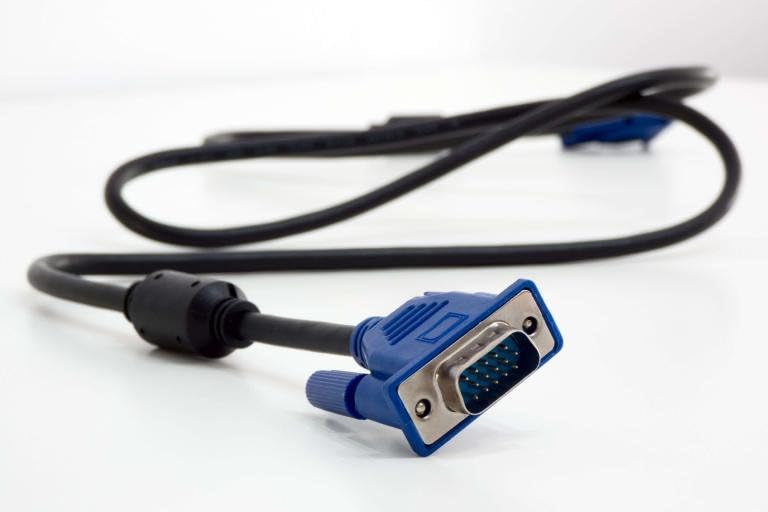 HenryAv 1.5m (5ft) VGA Male-to-Male Video Cable for PC, Monitor, Projector and Display Screens