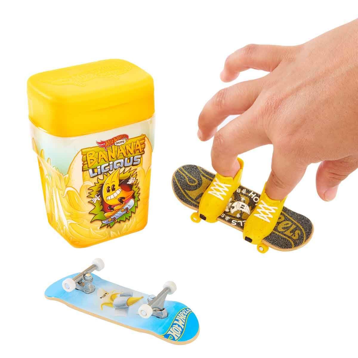 Hot Wheels Skate Banana Licious Flavor Container with 2 Fingerboards and 1 Pair of Removable Skate Shoes