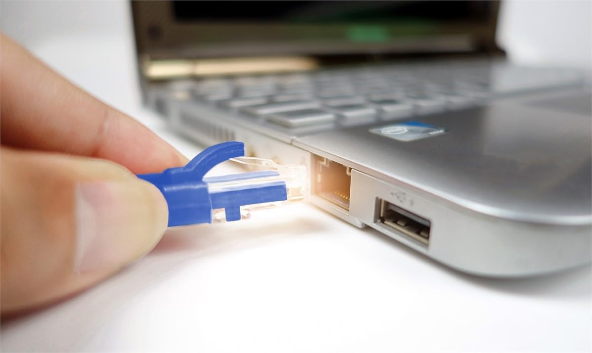 Monoprice Cat6 Ethernet Patch Cable - Snagless RJ45, 24AWG Stranded Pure Bare Copper Wire, 550Mhz, UTP, 50 Feet, Blue - Flexboot Series