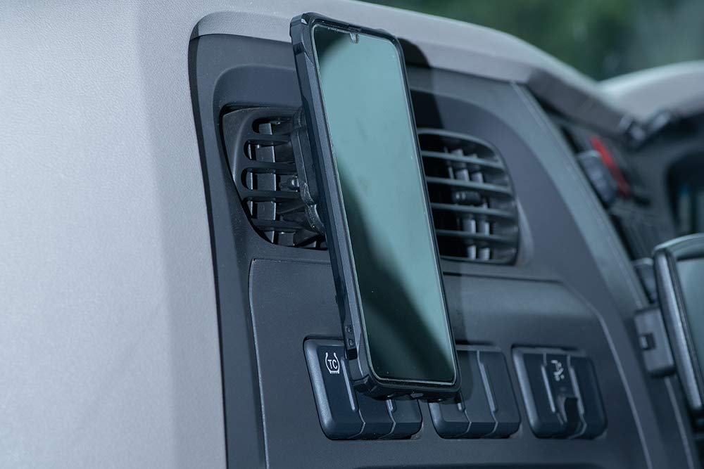 Cliqr Car Vent Device Mount System. Phone/GPS/Compact Action holder. OX857