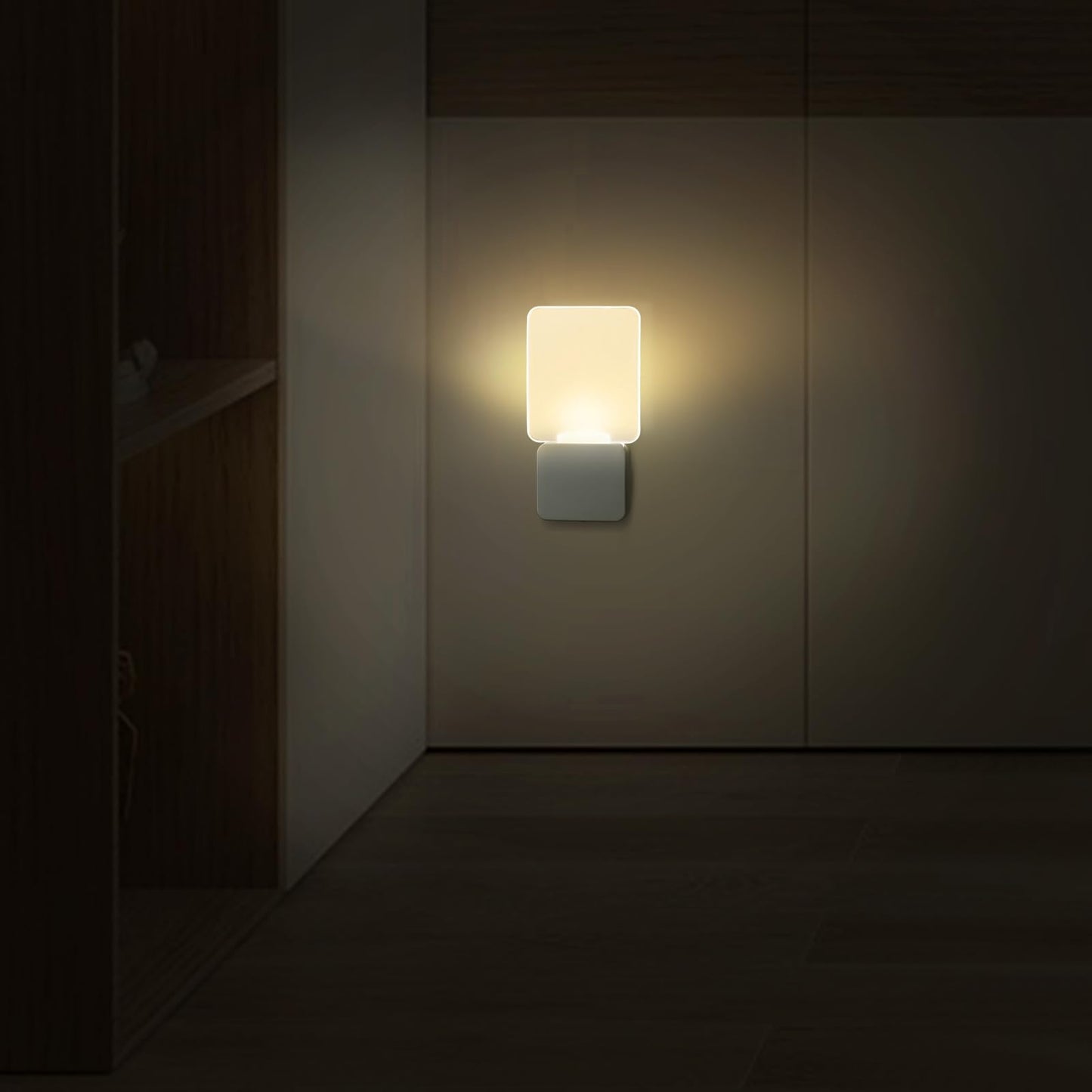 oviitech Superior Night Light with Dusk to Dawn Light Sensor at Bottom, Light in Warm White for Hallway, Bedroom, Living Room, Bathroom and Other