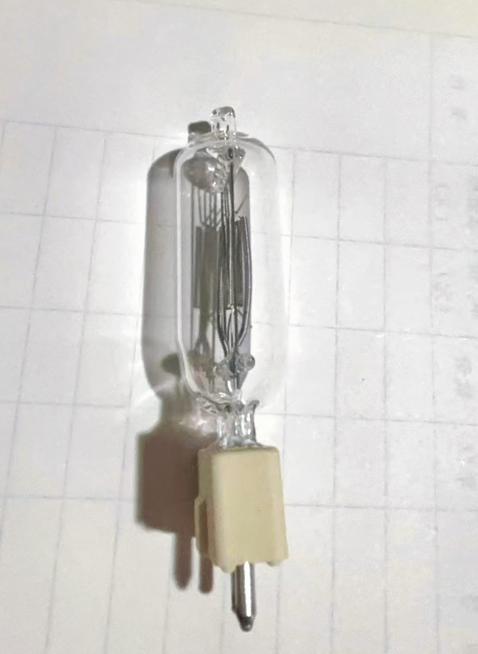 Tawelun FRK T7 120V 650W Bi-Pin Based Stage GY9.5 FRK 650W Halogen Lamp Bulb,T-7 Stage Studio Lamp,Clear，FRK 120V 650W Halogen lamp is Specially