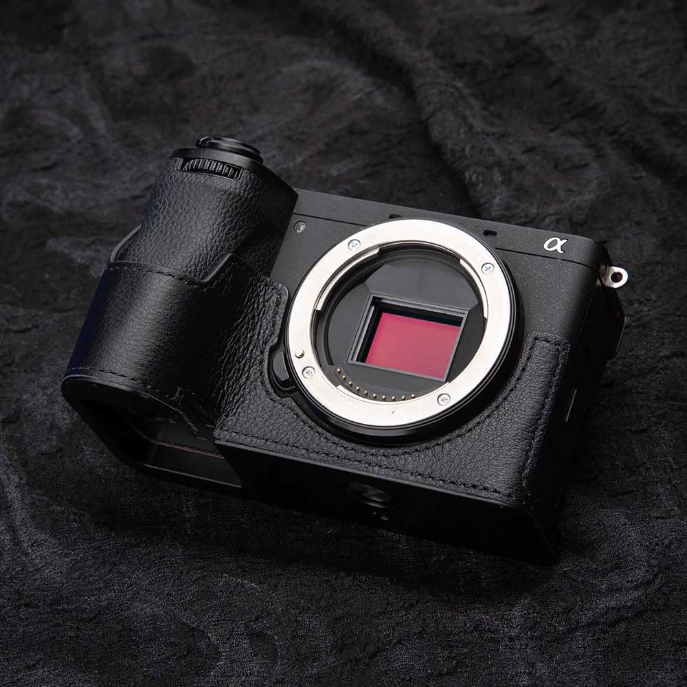 a6700 Vintage Genuine Leather Camera Case for Sony Alpha 6700 ILCE-6700 Handmade Half-Wrap Camera Protector Cover (Black-Black line)