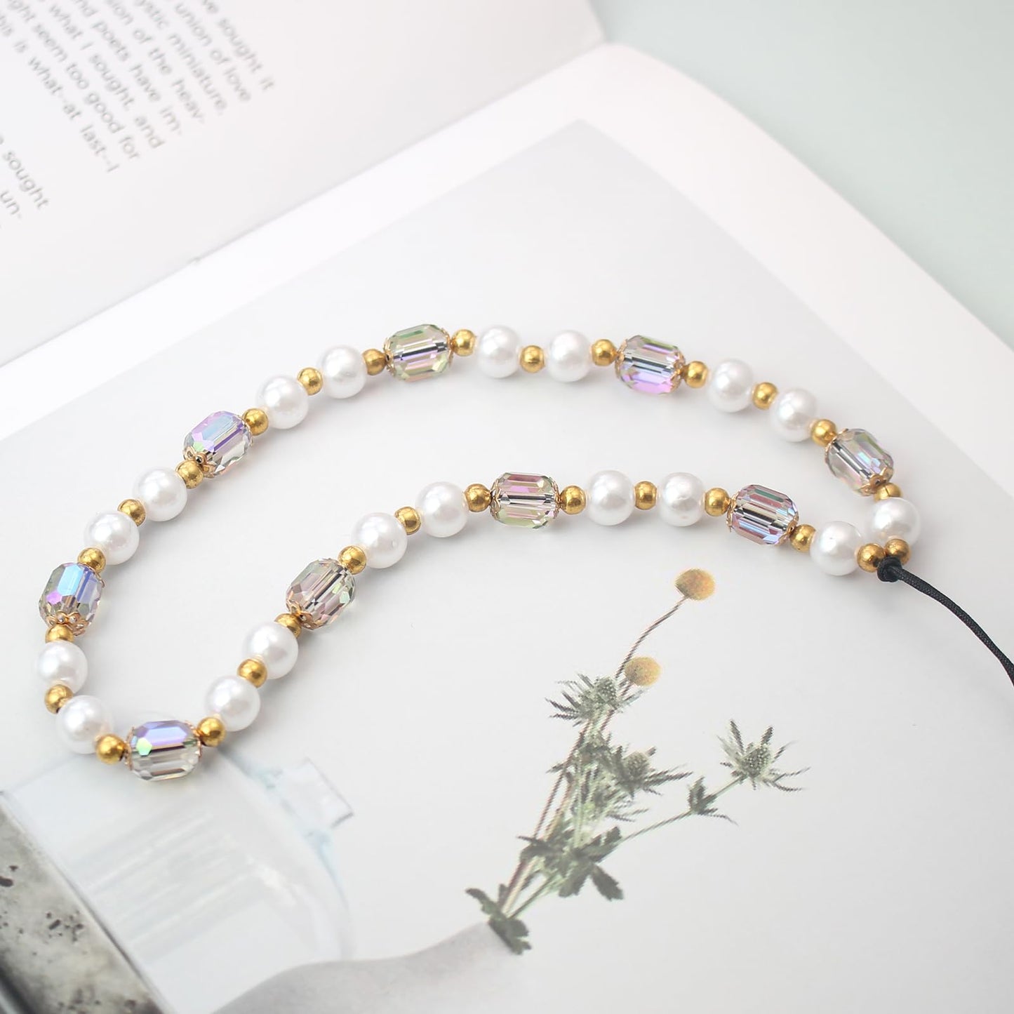 CMVFYL Beaded Camera Wrist Strap, Cute Phone Charms Strap, Pearl Bracelet Wrist Strap, Phone Keychain Decoration for Wallet