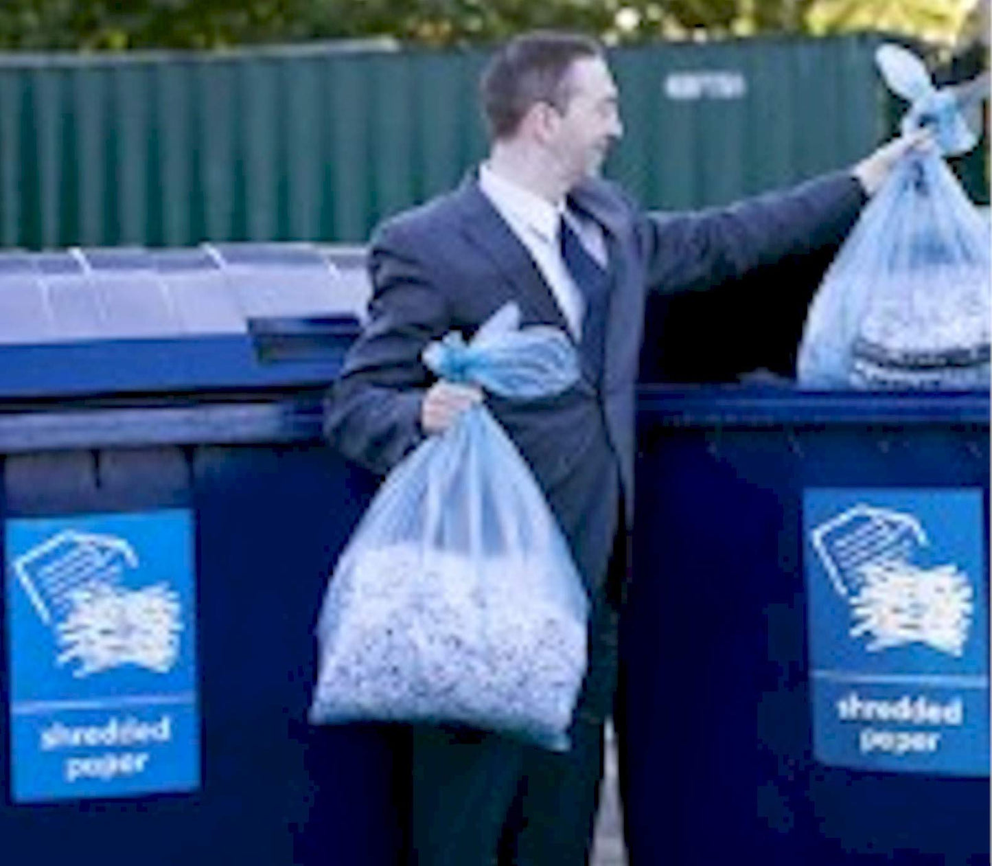 BSBValue Shredder Bags, Use for Small Shredders, This Commercial Size Bag Is Called a 10 Gallon Size Bag It has a 47.5 Inch Circumference, It Fits