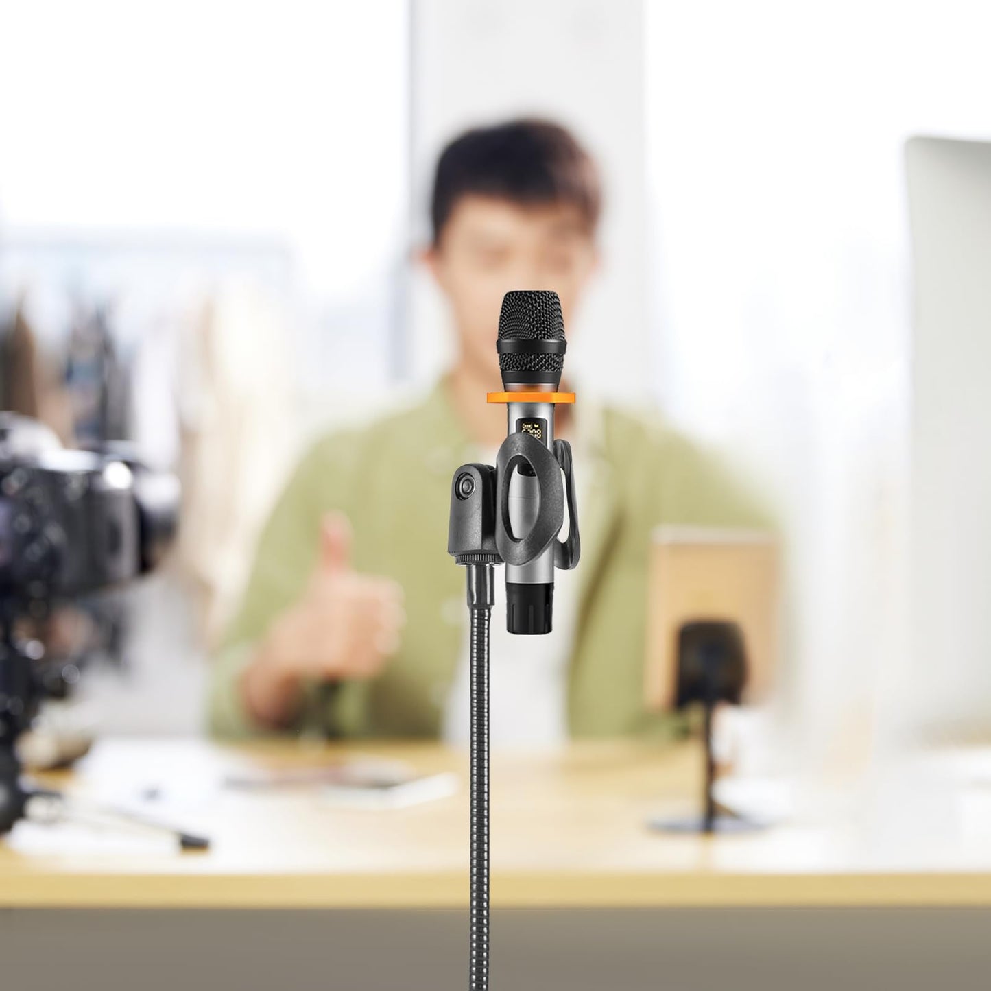 Microphone Stand, Adjustable Gooseneck Microphone Stand, Flexible Gooseneck Microphone Stand, with Desk Clamp, for Radio Broadcasting, Wired