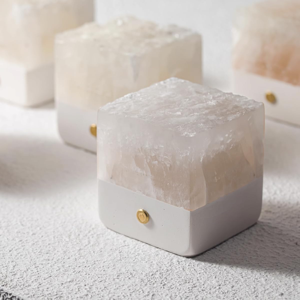 Nature Crystal Passive Diffuser with Light Stone Essential Oil Diffuser Hand Carved Selenite Stone Night Light - Perfect for Meditation Reflection