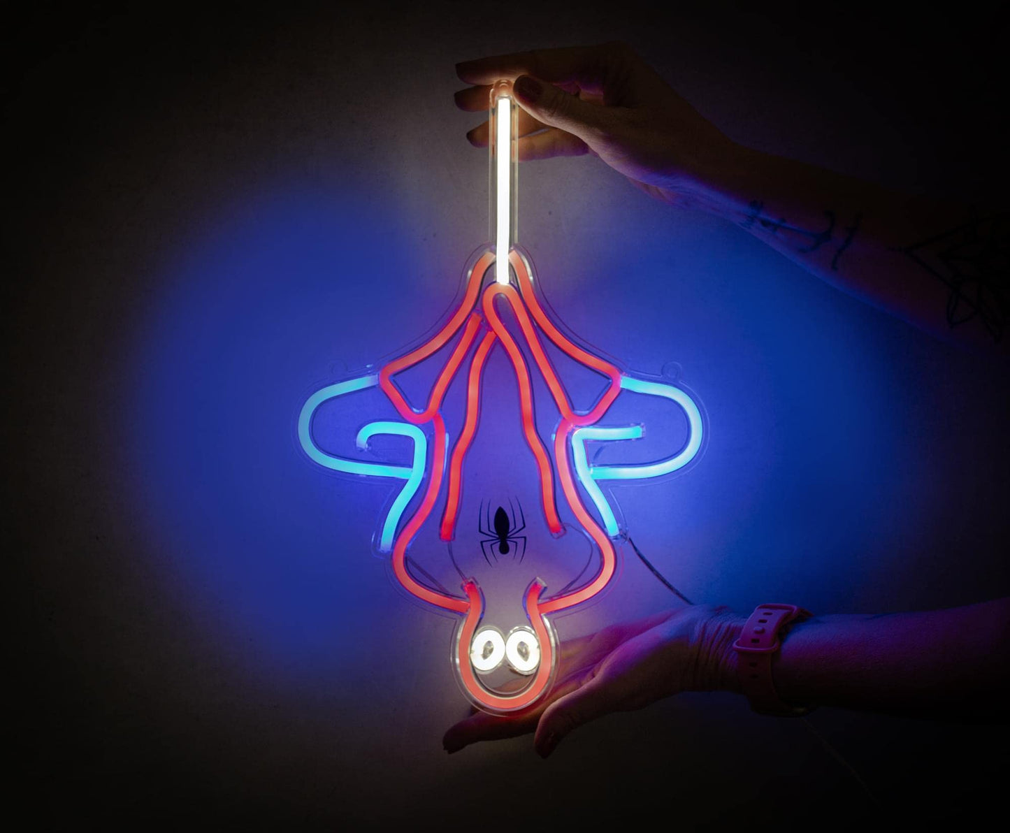 Marvel Spider-Man Hanging LED Neon Wall Light | Ready To Hang Wall Decor Artwork | Superhero Figural Mood Light Sign For Bedroom, Living Room | Home