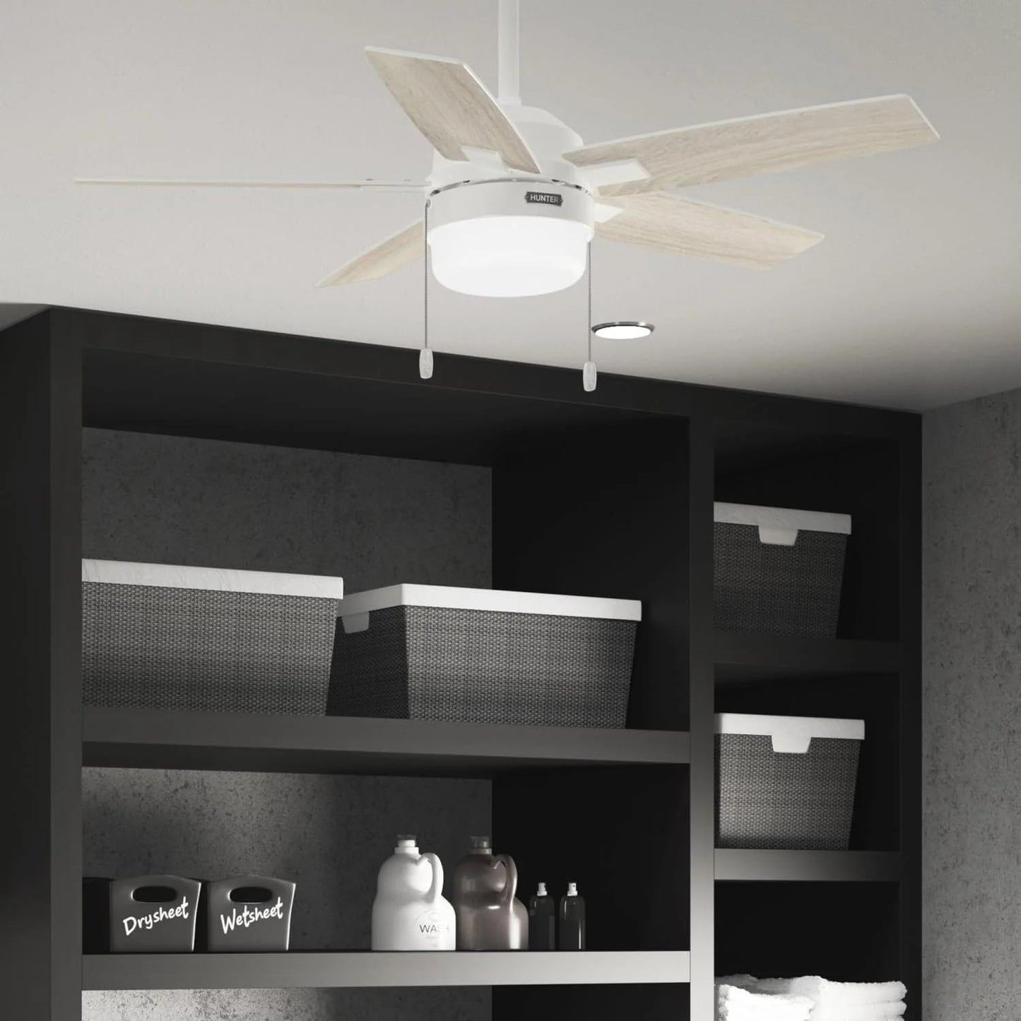 Hunter Fan 44 Inch Contemporary Fresh White Finish Indoor Ceiling Fan with LED Light Kit and Pull Chain (Renewed)