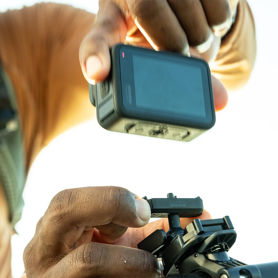 GoPro Magnetic Latch Mount (HERO13) - Official GoPro Accessory (AEMAG-001)
