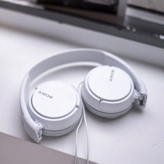 Sony Over On Ear Best Stereo Extra Bass Portable Headphones Headset for Apple iPhone iPod/Samsung Galaxy / mp3 Player / 3.5mm Jack Plug Cell Phone…