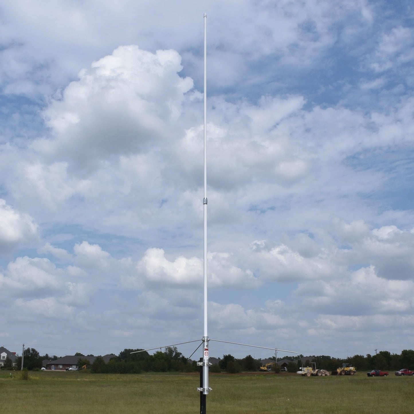 Tram® 200-Watt Dual-Band 2-Section Fiberglass Base Antenna with 50-Ohm UHF SO-239 Connector, 8-Ft. 4-in. Tall (Silver)