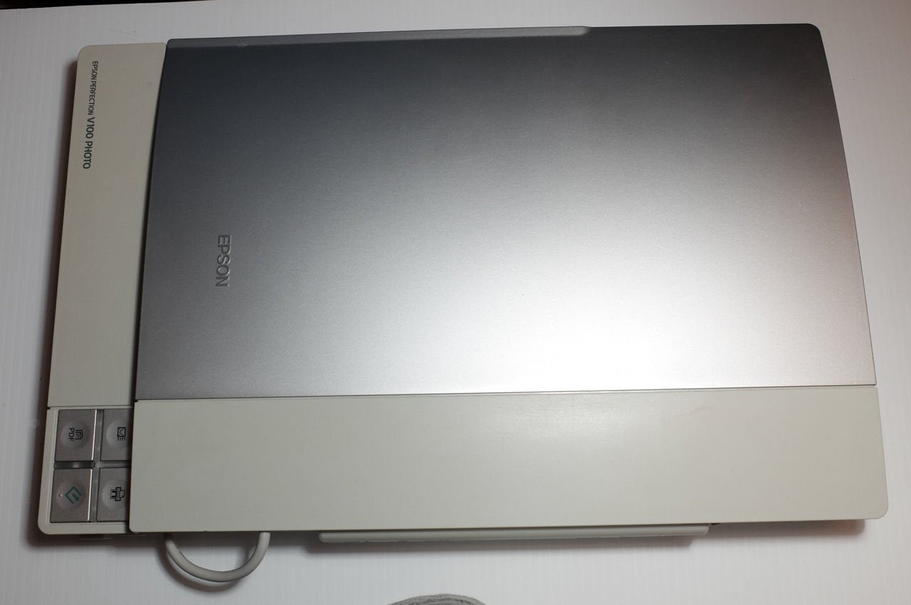 Epson B11B184051 Perfection V100 Photo Scanner