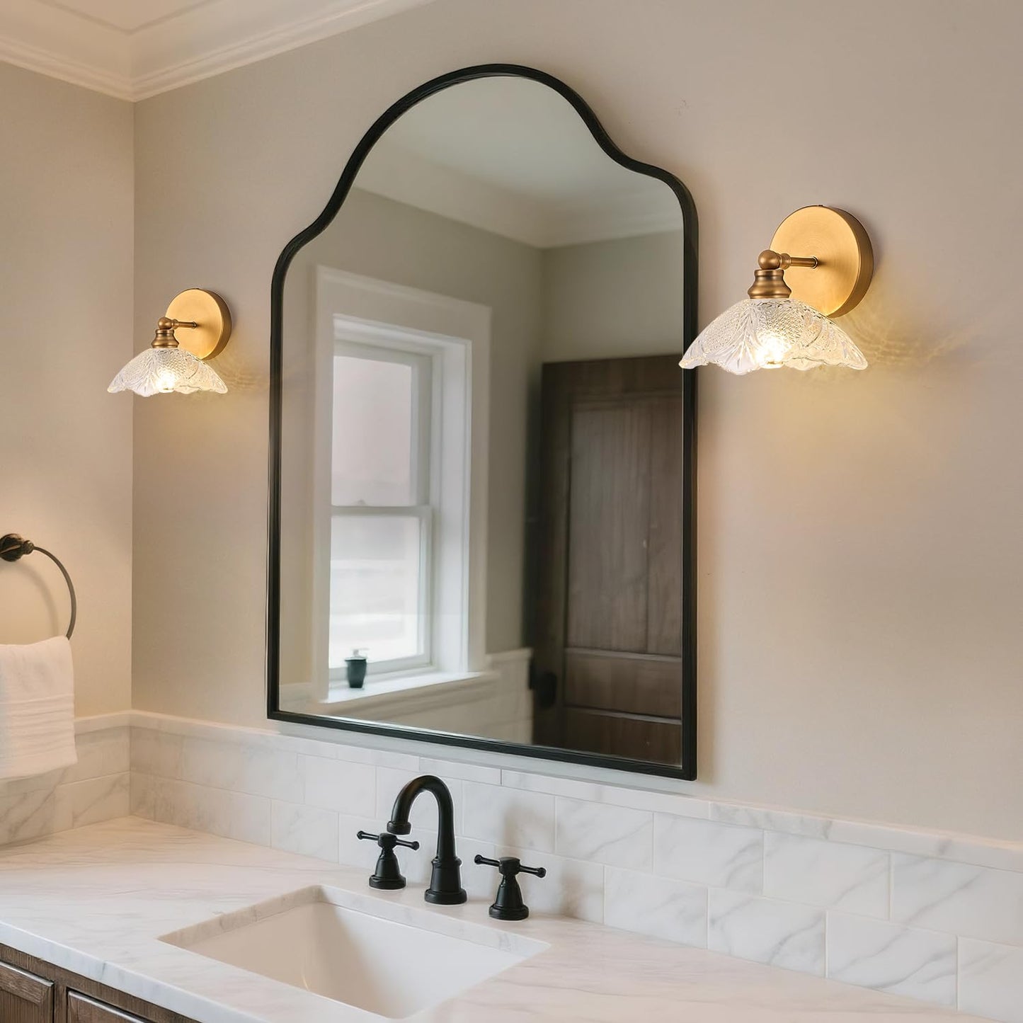 JSDKIUT Bathroom Vanity Light, 9.05 Inch Single Light Brushed Antique Brass Wall Sconce, Vintage E12 Bathroom Light for Mirror, Euro Classic Lighting
