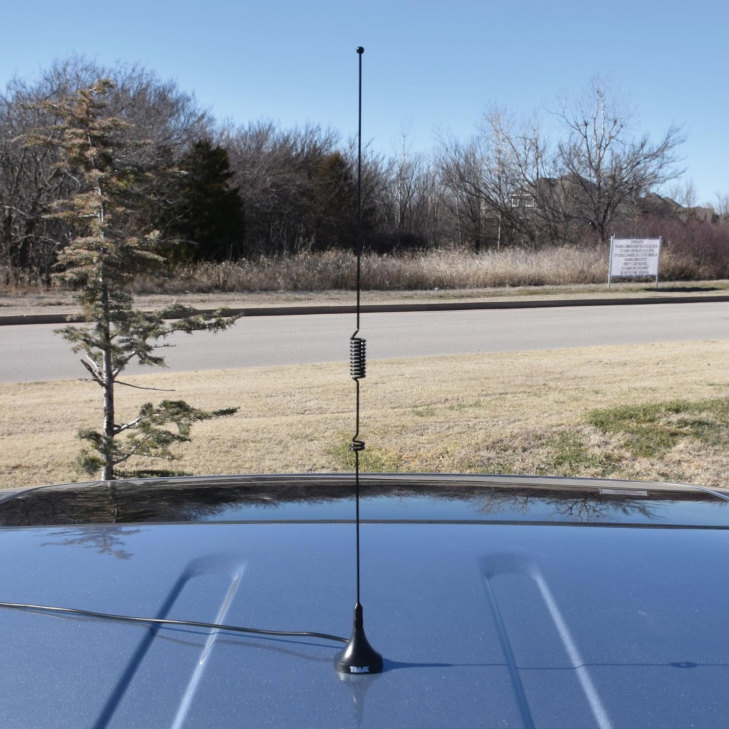 Tram® Scanner Mini-Magnet Antenna VHF/UHF/800-MHz to 1,300-MHz with SMA-Male Connector