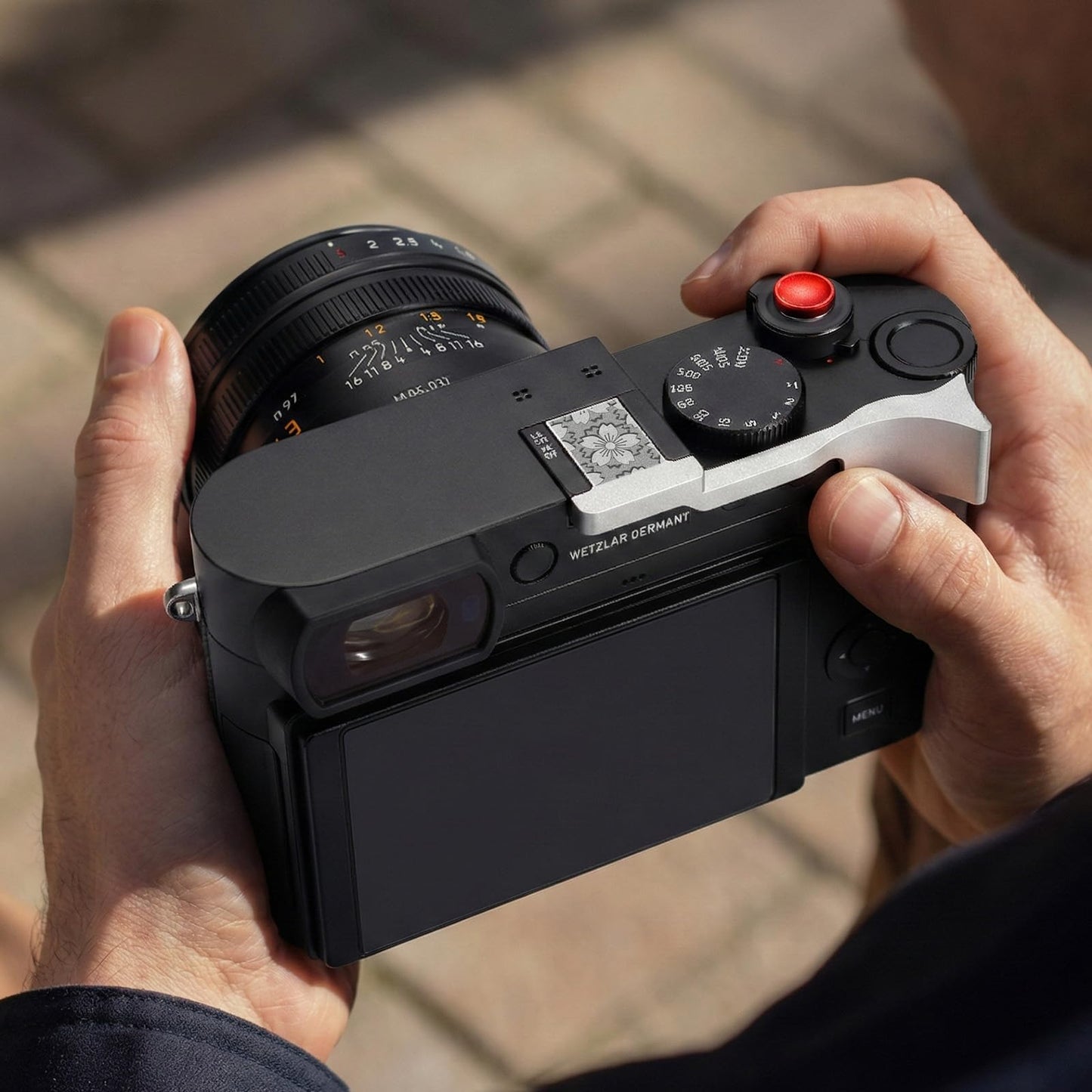 Metal Thumb Grip with Hot Shoe Cover for Leica Q3, Q3 (43) Camera Hot Shoe Thumb Hand Grip Photography Accessories (for Q3 - Cherry Blossom)