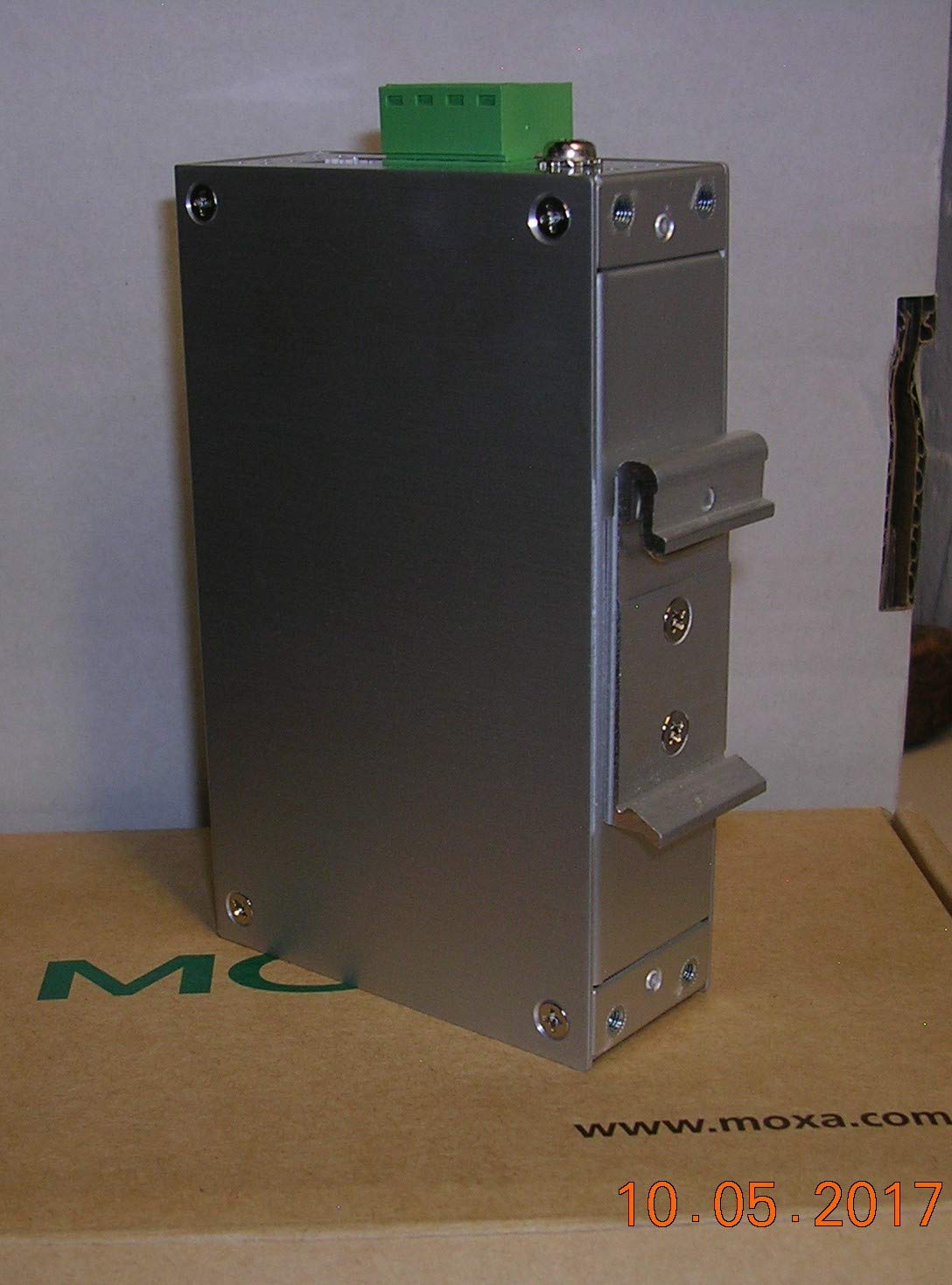 MOXA INJ-24A-T Gigabit High-power PoE injector, max. output of 36W/60W @24 or 48VDC by 2-pair/4-pair mode, -40 to 75C operating temperature