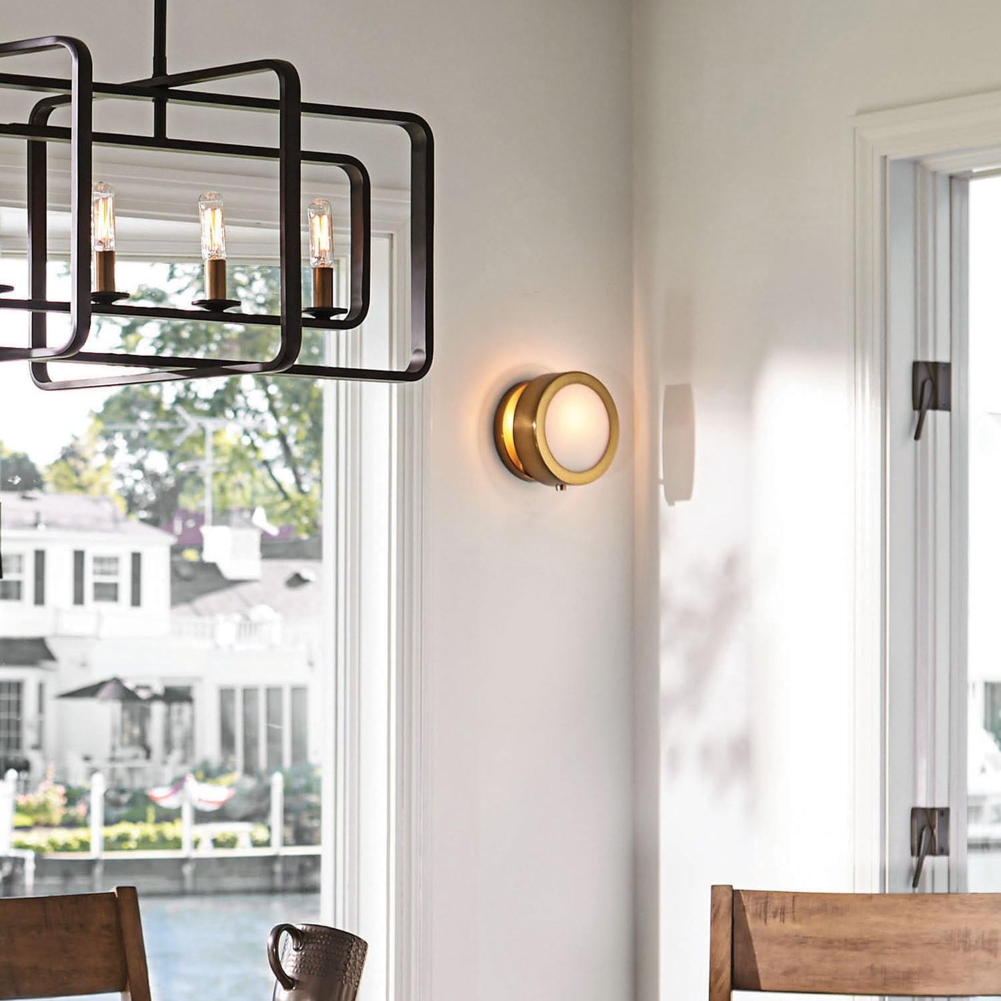 Hinkley Mercer 3650DMG Single Accent Light, Circular Mid-Century Modern Design, Blends Vintage and Glam, Heritage Brass