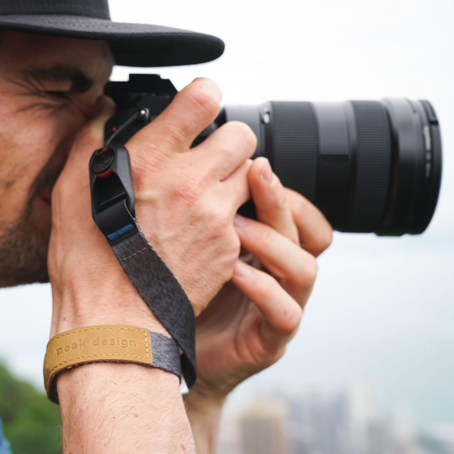 Peak Design Cuff Camera Wrist Strap, Ash, Compatible with DSLR, Compact and Point-and-Shoot Cameras, Low Profile, Quick Release and Connection, 200 lb