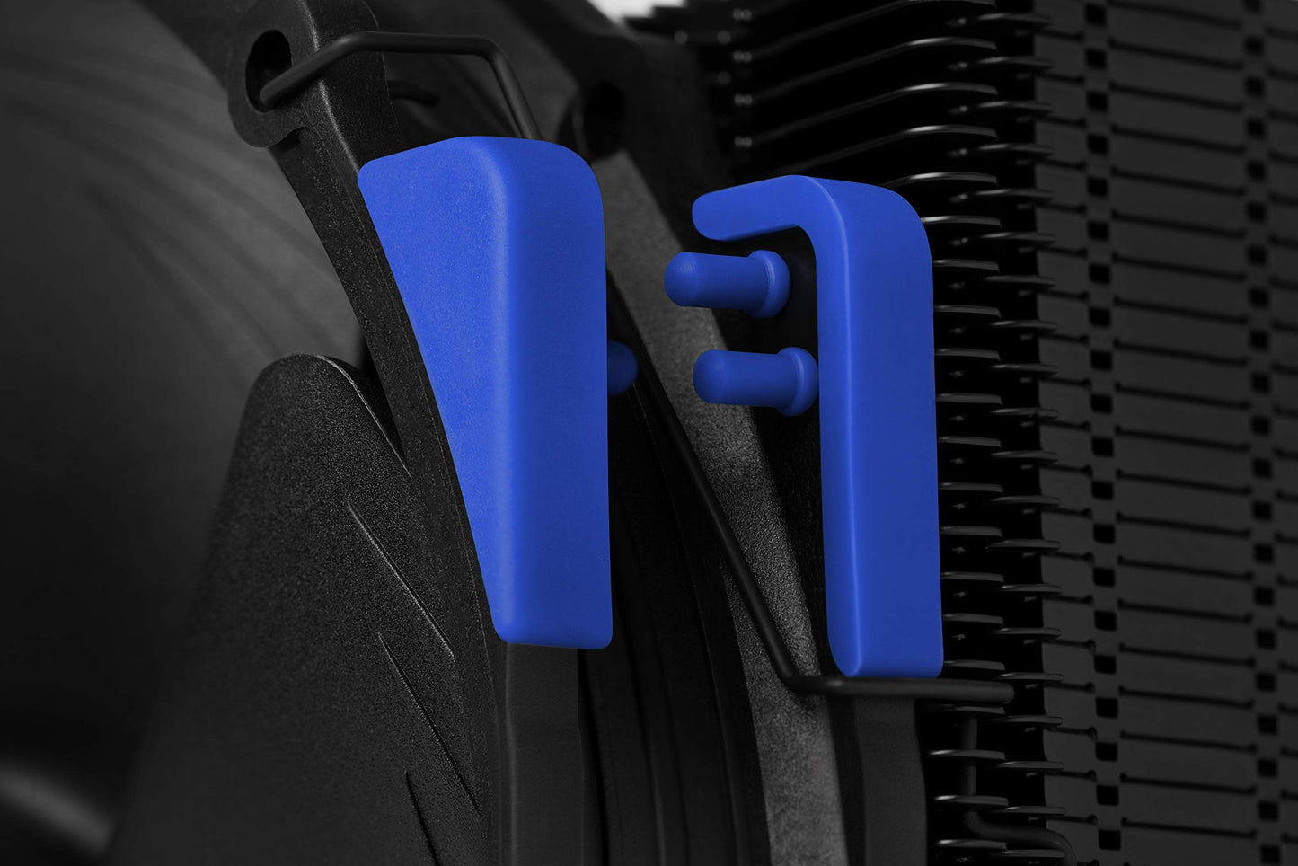 Noctua NA-SAVP3 chromax.Blue, Anti-Vibration Pads for Noctua NF-A15 140mm Fans (16-Pack, Blue)