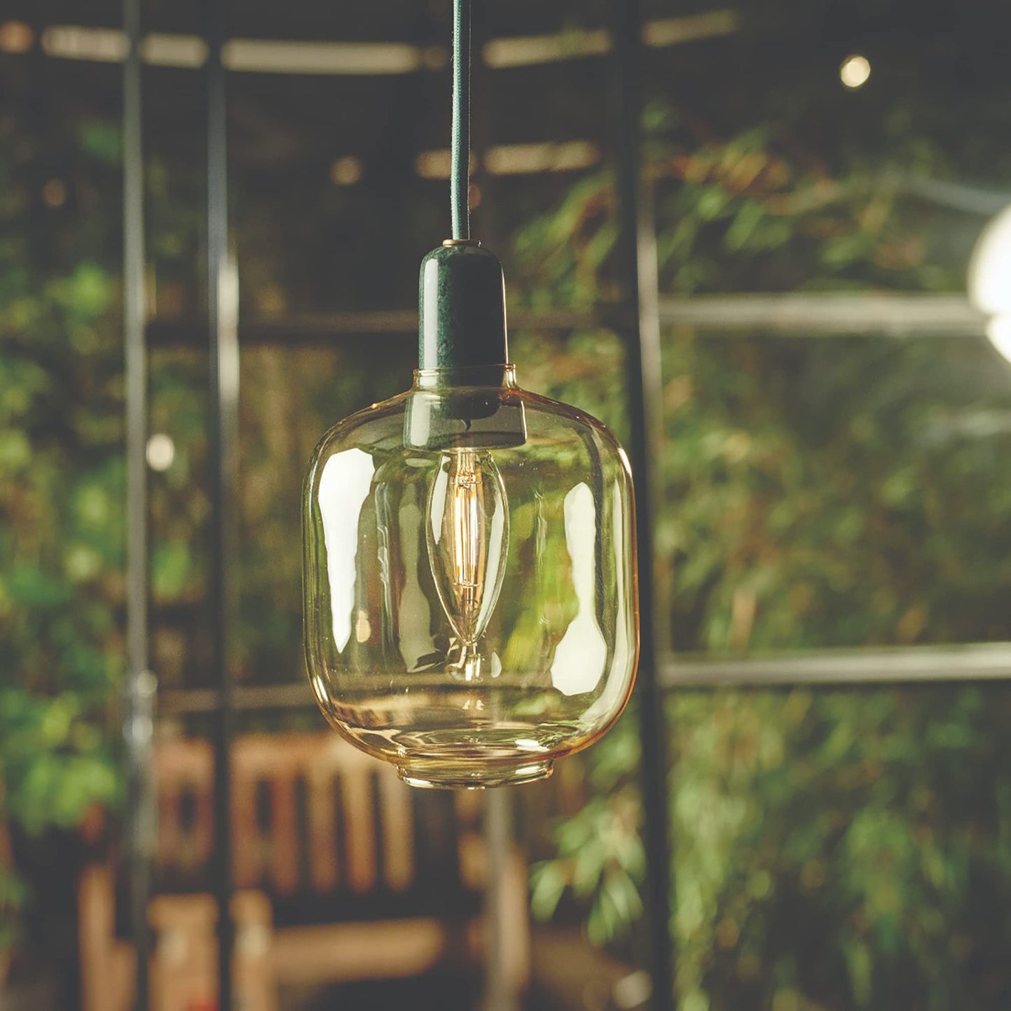 Philips LED Clear Dimmable, Warm Glow Effect F15 Filament Light Bulb - EyeComfort Flicker Free - 5.5W = 60W - 500 Lumen - Soft White (2700K) - E26