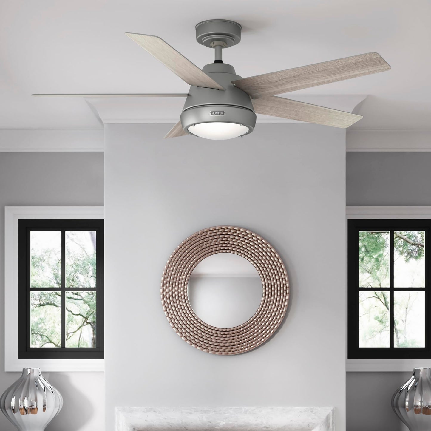 Hunter Fan 52 inch Casual Matte Silver Indoor Ceiling Fan with Lights and Remote Control for Bedroom, Living Room/Family Room, Dining Room, Kitchen