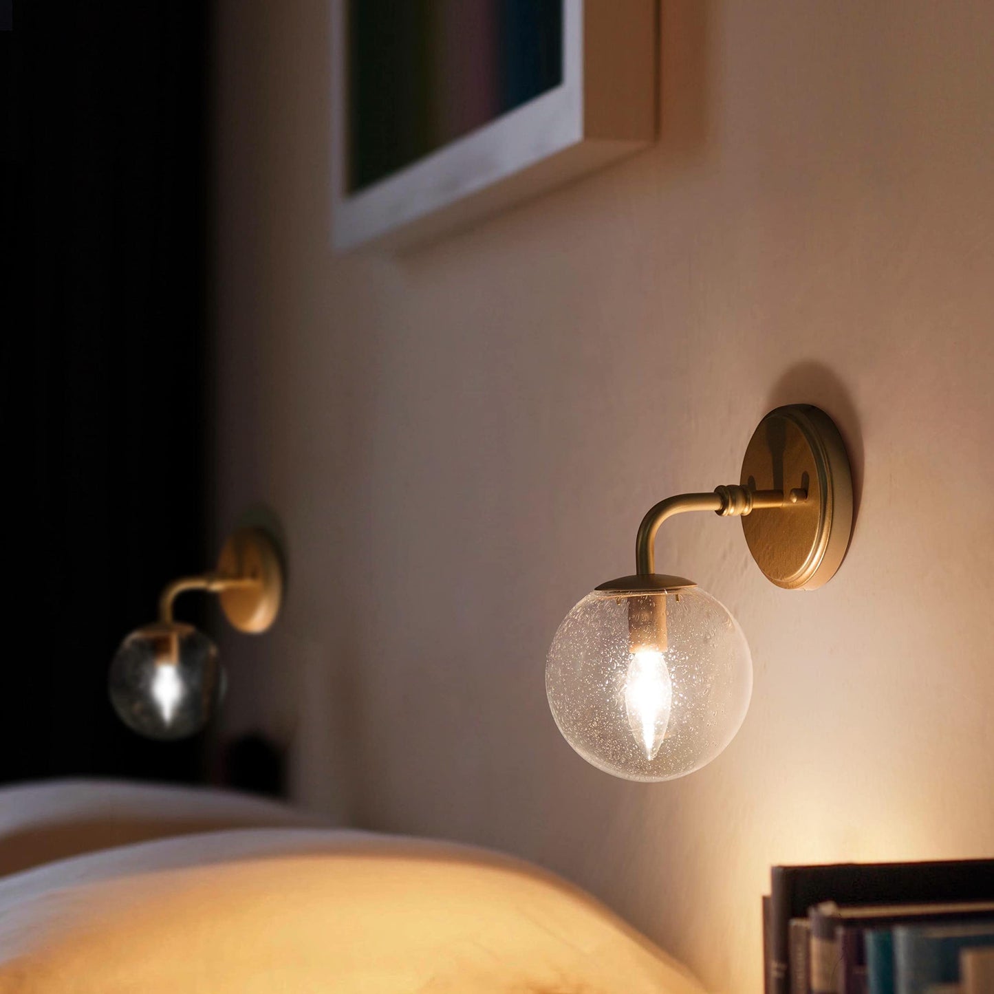 GEPOW Gold Wall Sconce, 1-Light Minimalist Sconces Wall Lighting with Seeded Glass Globe, Modern Wall Mounted Light Fixture for Bathroom, Bedroom