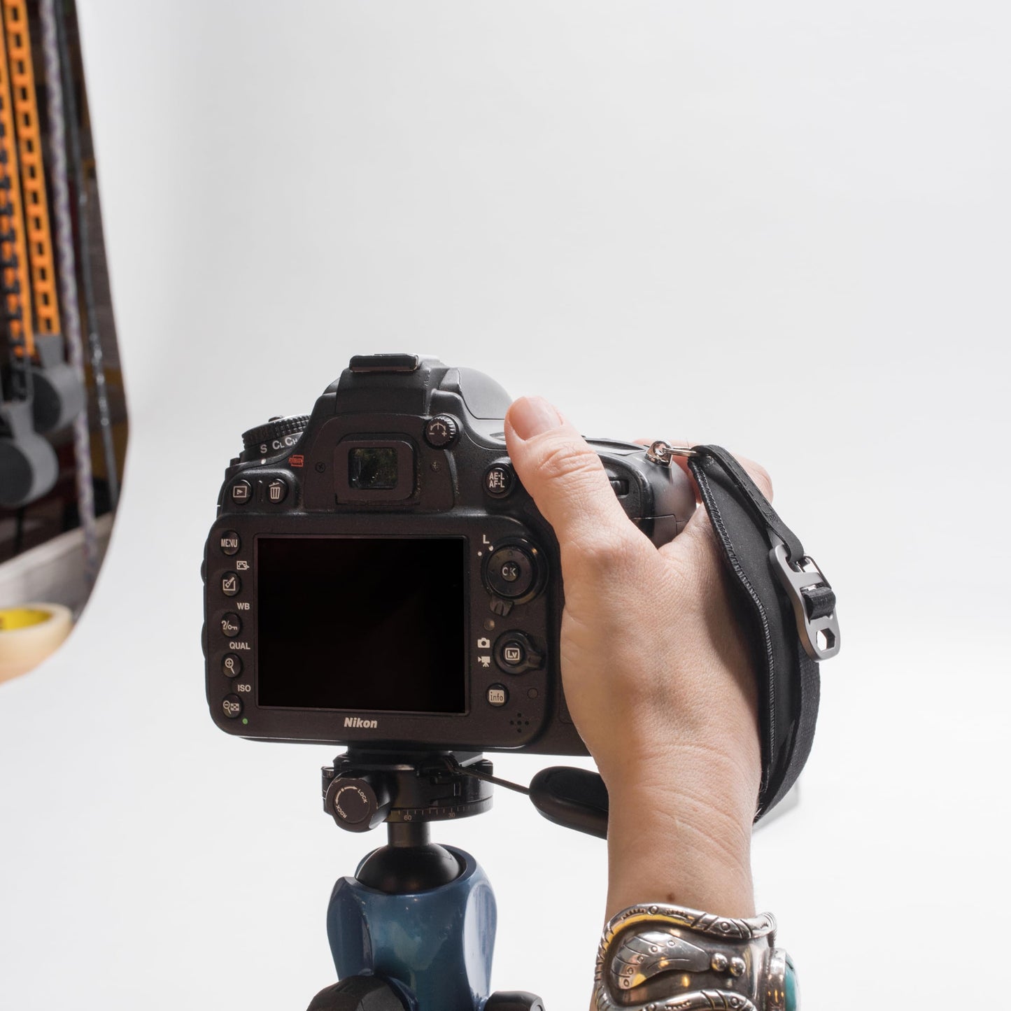 Peak Design Clutch Camera Hand Strap, Compatible with Any DSLR or SLR Body, Small, Sleek and Durable, Quick Release, Adjustment and Connection, Camera