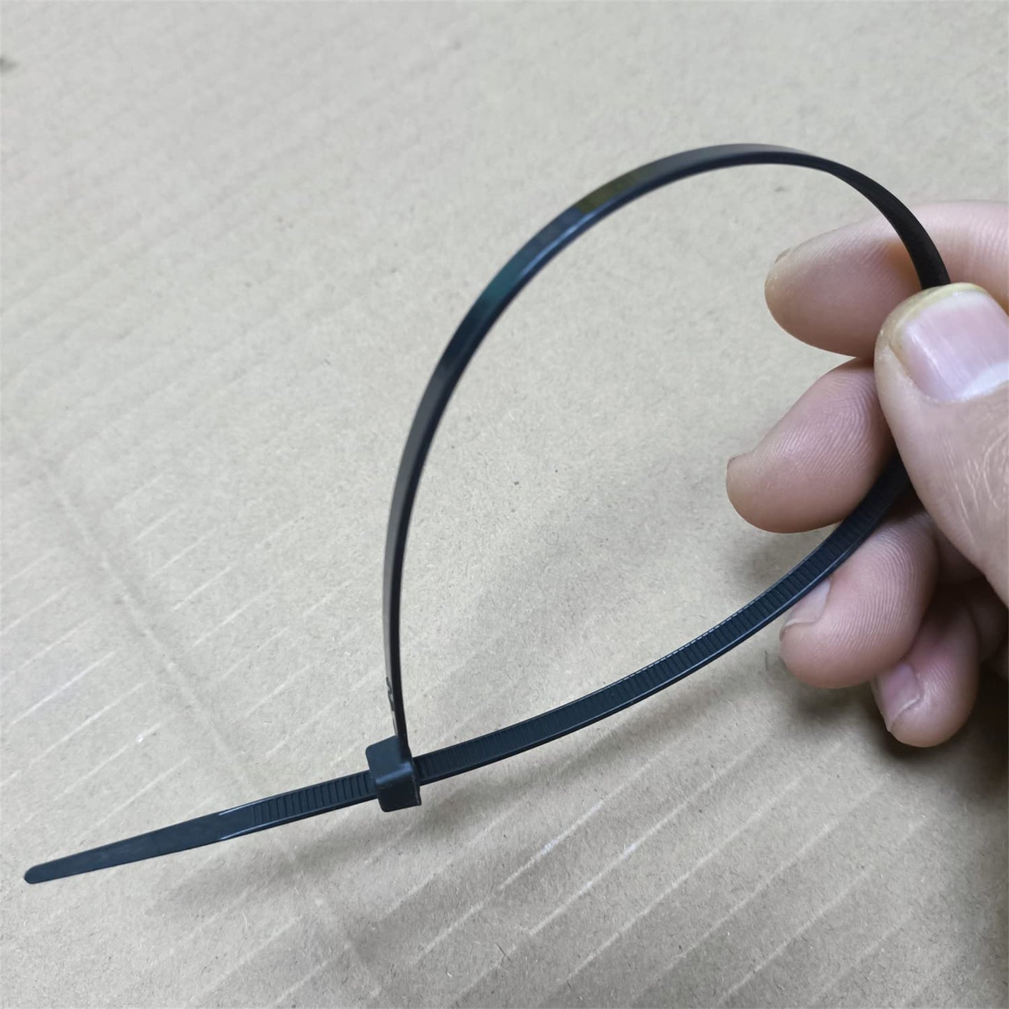Miwutz 1000 pcs 8 inch Black Nylon Self-Locking Cable Ties, 40 LBS Tensile Strength, UV Resistant, Waterproof